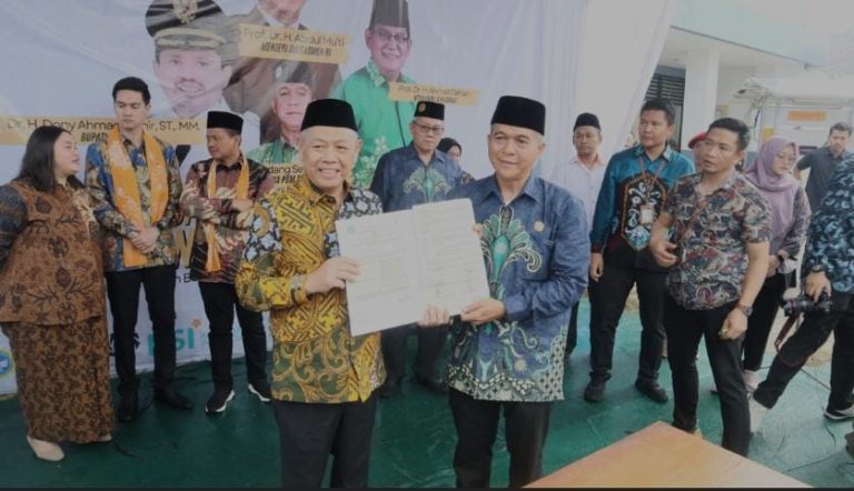 Penandatangan MoU UHAMKA dengan PDM dan Bupati Sumedang dihadiri Mendikdasmen RI